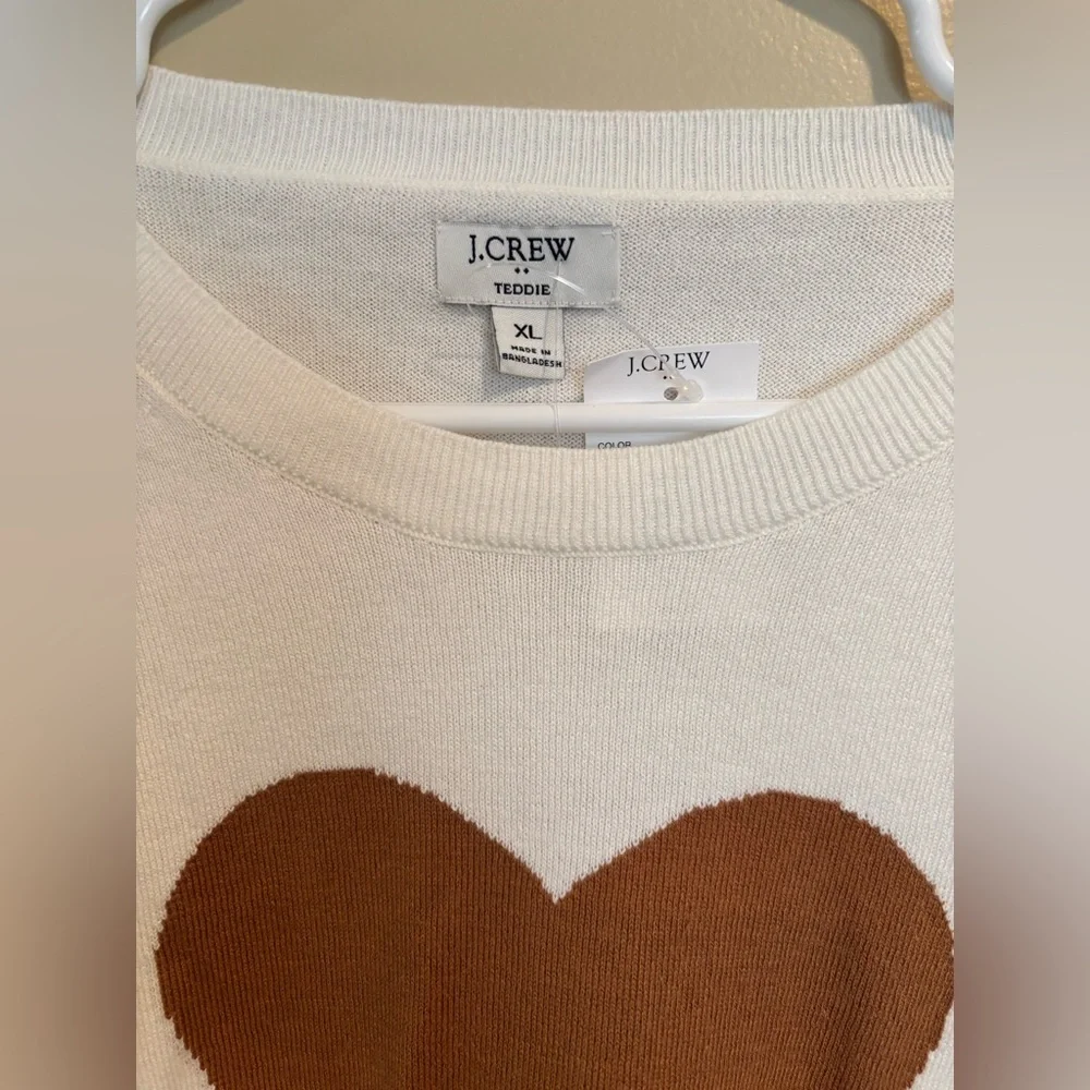 J Crew Women's White Top light weight sweater with Brown Heart size XL - Picture 2 of 7